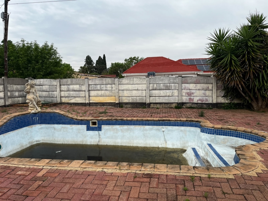 5 Bedroom Property for Sale in Meiringspark North West